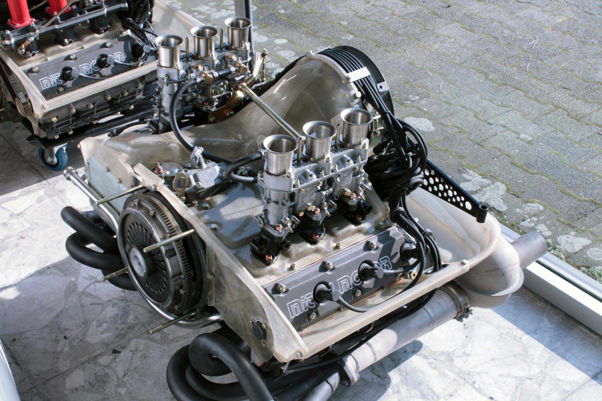 Motor komplett, 2,7 Doppelzünder, Vergaser, 262 PS/ 287 Nm 